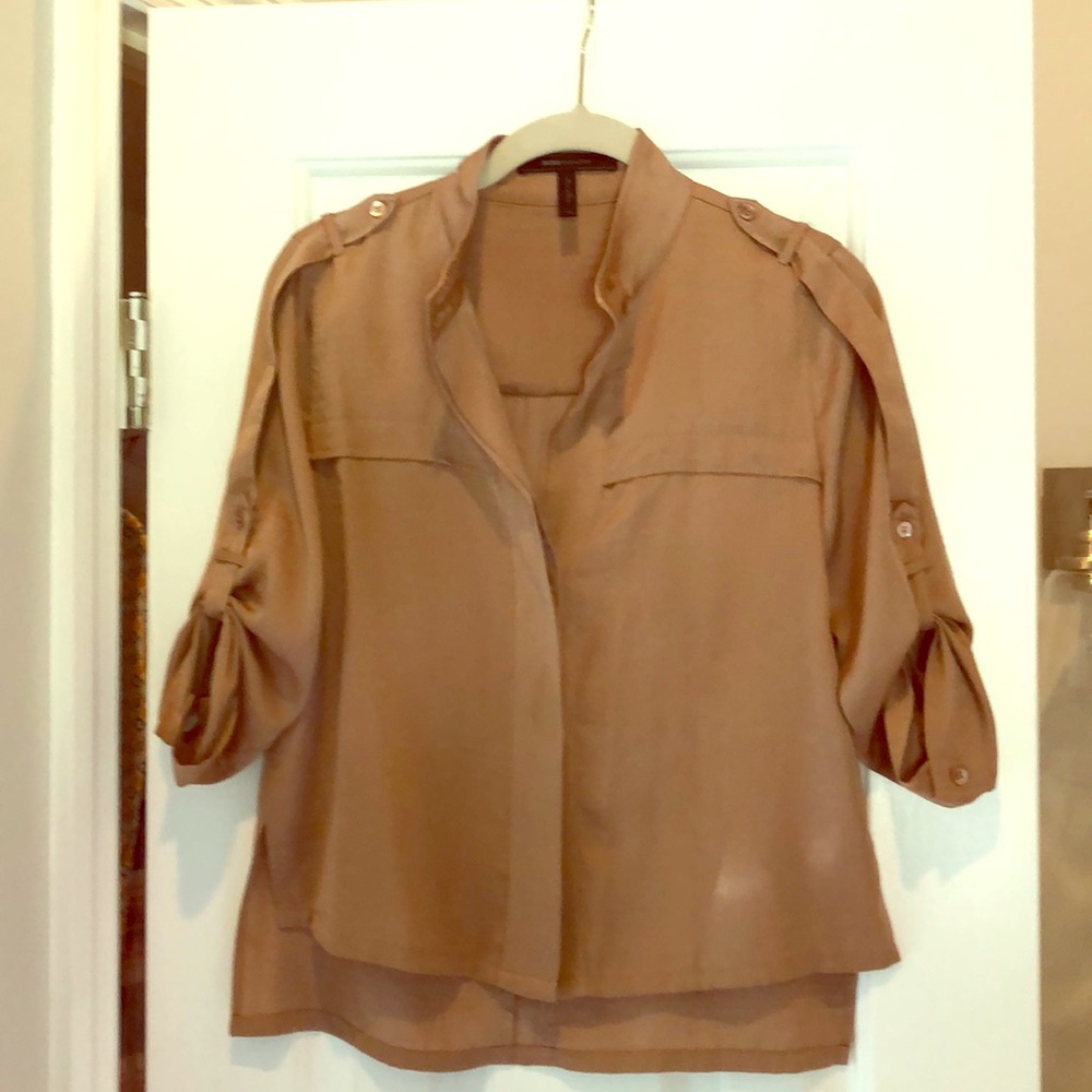 BCBG XS Camel 3/4 length button down top